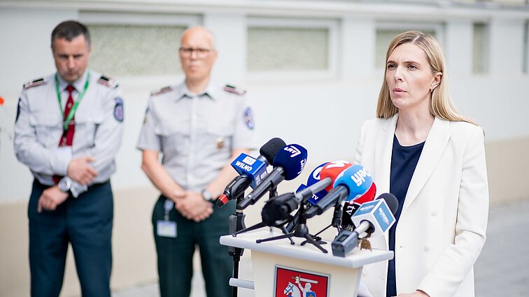 Baltarusijos pasienyje pradėtas statyti 550 km ilgio spygliuotas barjeras, šalia atsiras ir tvora