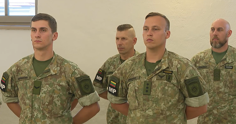 Iš paskutinės misijos Afganistane grįžę kariai Talibano pareiškimų nedramatizuoja: spręsti dar anksti
