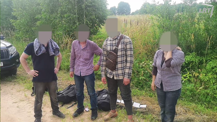 Pasieniečiai vaizdo stebėjimo sistema užfiksavo 4 sieną iš Baltarusijos pažeidusius asmenis: sulaikytieji – čečėnų tautybės Rusijos piliečiai