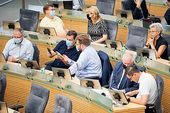 Neeilinė Seimo sesija dėl neteisėtų migrantų antplūdžio Neeilinė Seimo sesija dėl neteisėtų migrantų antplūdžio