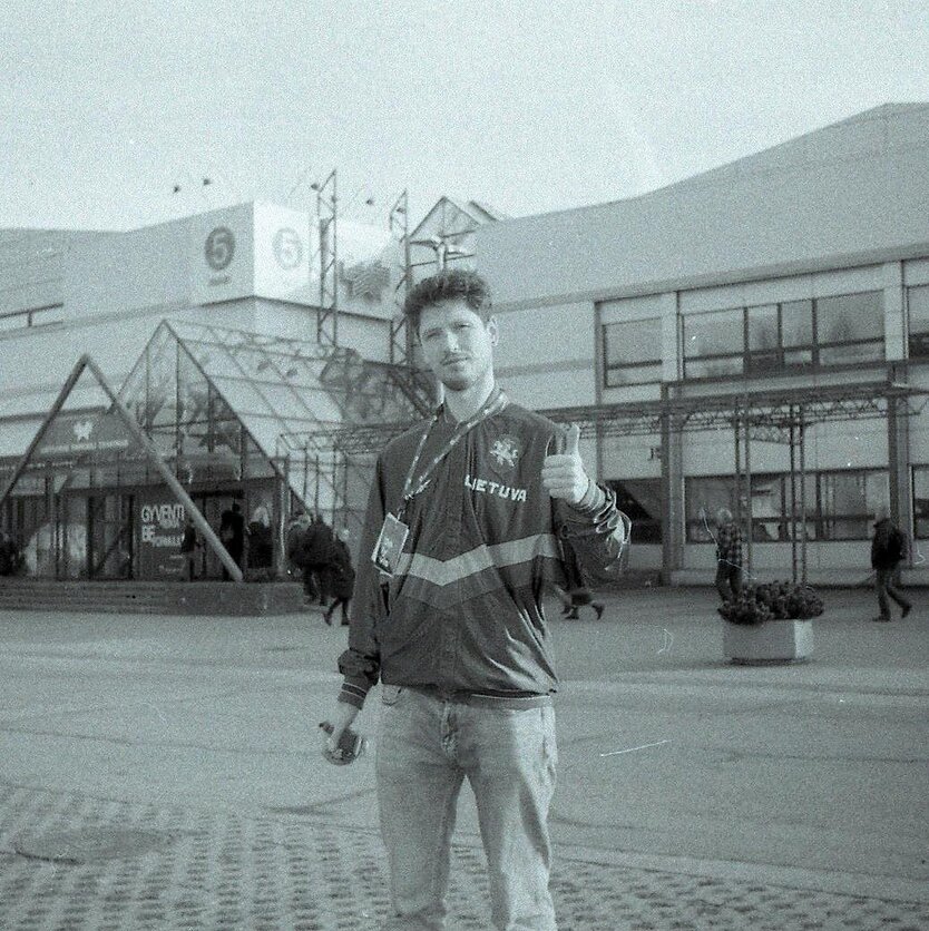 Pakeliui su vasara. Apie rimtus ir nerimtus projektus su nostalgijos tyrėju Mantu Pelakausku
