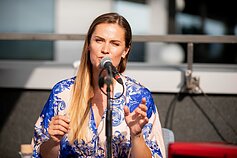 Jurga Šeduikytė ir psichologas Gintaras Šmatavičius pristatė knygą „Lipt stogais ir žiūrėt žemyn“ Jurga Šeduikytė ir psichologas Gintaras Šmatavičius pristatė knygą „Lipt stogais ir žiūrėt žemyn“