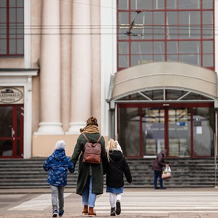 10–12. Vis daugiau Lietuvos šeimų planuoja mokyti vaikus pačios