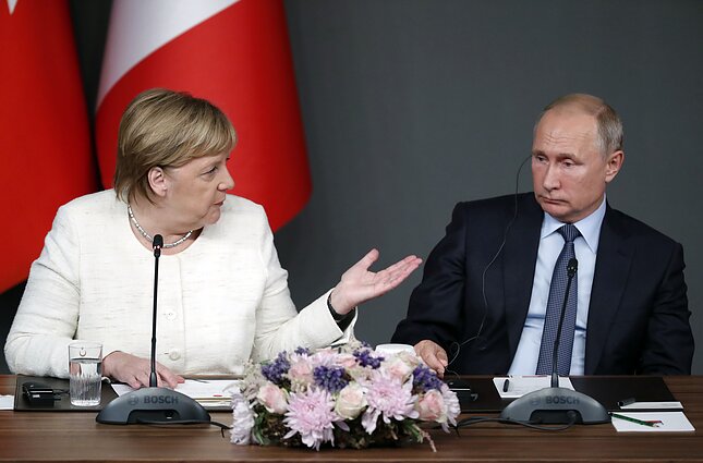 Angela Merkel and Vladimir Putin