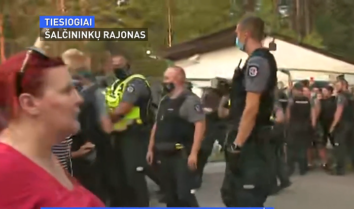 Rūdninkų poligone ruošiantis apgyvendinti migrantus – gyventojų protestas