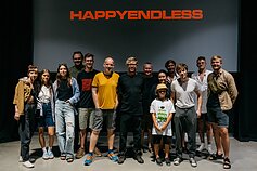 „Happyendless“ pristato apokaliptinį muzikinį filmą „Paliekant Žemę“ „Happyendless“ pristato apokaliptinį muzikinį filmą „Paliekant Žemę“