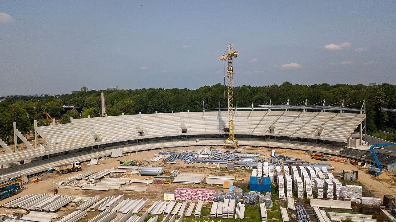 Kaune rekonstruojamas S. Dariaus ir S. Girėno stadionas Kaune rekonstruojamas S. Dariaus ir S. Girėno stadionas