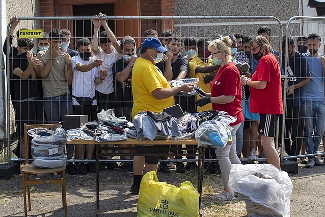 Laba diena, Lietuva. Vydeniuose bendruomenės parama migrantams: vaišins ir šokoladu