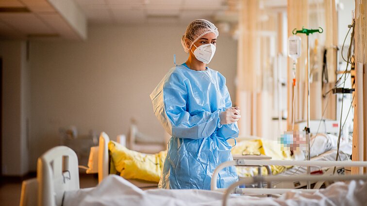 Medikai prognozuoja sunkią COVID-19 situaciją rudenį: ligoninės gali vėl riboti paslaugas kitomis ligomis sergantiems