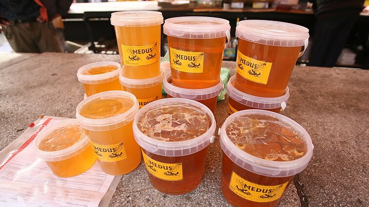 Medaus nestigs ir šiais metais, gausaus derliaus vis daugiau išvežama ir eksportui