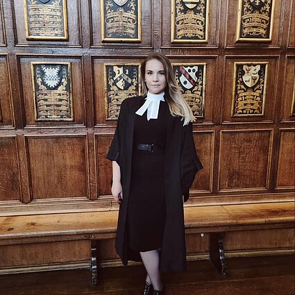 Keturi milijonai. Advokate Anglijoje dirbanti Eidvilė Banionytė: kai kurios gildijos tradicijos primena Hario Poterio filmus