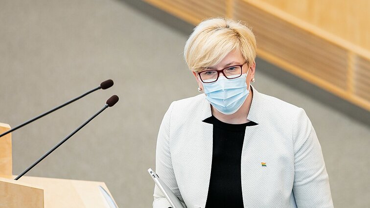Šimonytė dėl priimtų ribojimų: jei skiepijimosi tempai išliks aukšti, Vyriausybė gali sprendimą atšaukti