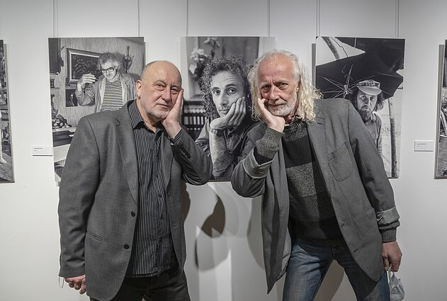 Romualdas Požerskis ir Gediminas Šibonis R. Požerskio parodoje „Kauno menininkai ir mūzos“