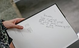 Romualdas Požerskis ir Mūza parodoje „Kauno menininkai ir mūzos“