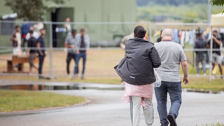 Žinios. Pabėgo 32 neteisėti migrantai: bėglių ieško policija