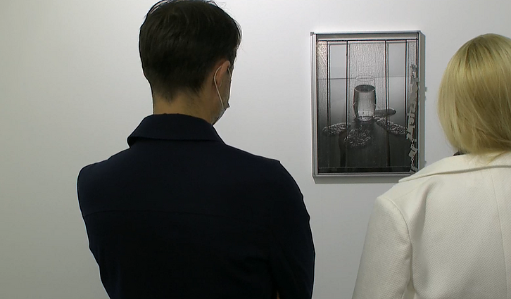Naujoje erdvėje įsikūrusi galerija „The Rooster Gallery“ kviečia į parodą „Tėkmės, duburiai“