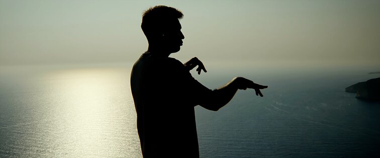 Kadras iš Aleknos vaizdo klipo