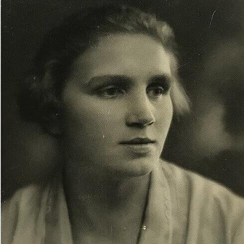 Asmeninio archyvo nuotr., Mažoji studija. Popiežius ir pasaulis. Apie Stefaniją Ladigienę ir kunigą Juozą Zdebskį