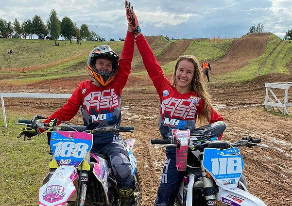 Seserys Agilija ir Adrija Skudutytės