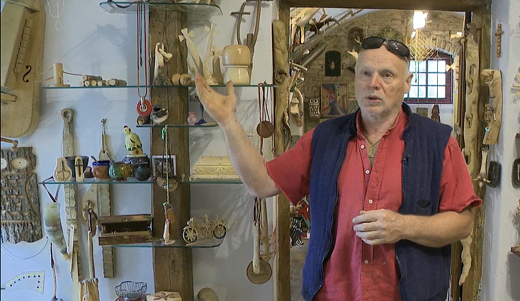 Jonas Bugailiškis – tautodailininkas, nevaržantis vaizduotės: kūrybai naudoja bene viską, ką aptinka gamtoje!