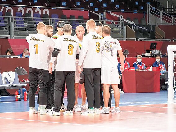 Žinios. Lietuvos golbolo rinktinė, nugalėjusi JAV, gavo bilietą į Tokijo paralimpinių žaidynių ketvirtfinalį