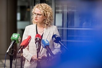 Aušrinė Armonaitė Aušrinė Armonaitė