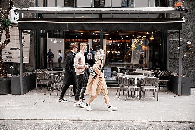 Žinios. Nauji poreikiai darbo rinkoje: ieškoma apsaugos darbuotojų ir galimybių pasų tikrintojų