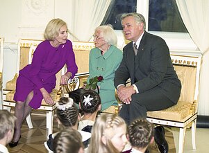 Valdas Adamkus ir Alma Adamkienė Valdas Adamkus ir Alma Adamkienė