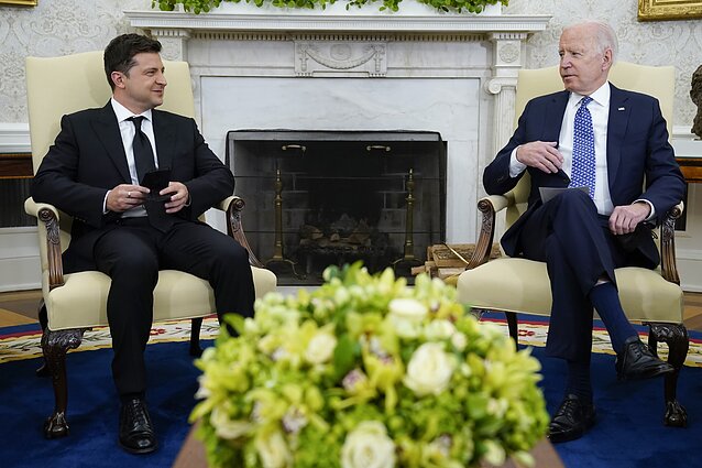 Ukrainos prezidentas Volodymyras Zelenskis susitinka su JAV prezidentu Joe Bidenu