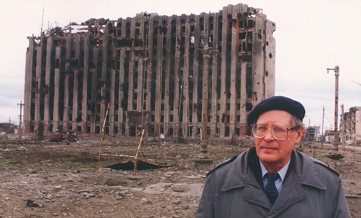 Rusų gatvė. In memoriam Sergejui Kovaliovui ir Klaipėdos Betmenas – Michailas Andrijanovas