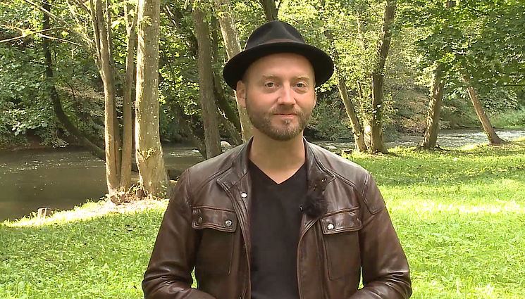Gyventi kaime gera. Egzotiški pagardai iš žiedlapių ir bijūnų bei ankstyvųjų bulvių jėga