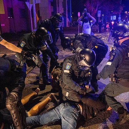 Ryto garsai. Kaip policijos pareigūnai ruošiami malšinti masinius neramumus?