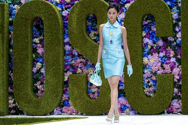 „Moschino“ mados namų 2022 m. pavasariui ir vasarai skirta kolekcija „Moschino“ mados namų 2022 m. pavasariui ir vasarai skirta kolekcija