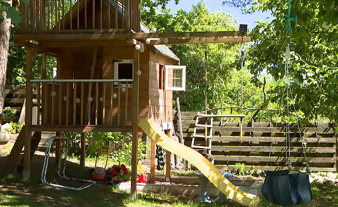 Gyvenk kaip galima švariau. Svajonių namai iš medžiagų likučių ir Rykštaitės ekologijos eksperimentai Havajuose