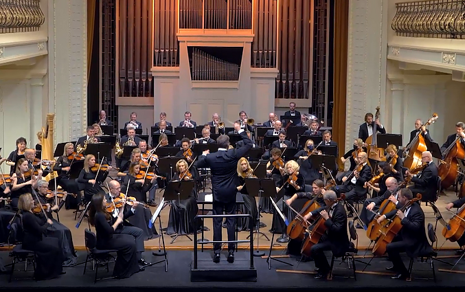 Išpažinimai. Kas diriguoja orkestrui, o kas – pasauliui: pokalbiai su dirigentu Pitrėnu ir vysk. Linu Vodopjanovu