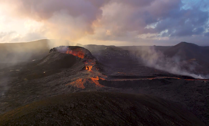 Mokslo sriuba. Kelionė link ugnikalnio Islandijoje ir Europos kosmoso agentūros astronautų atranka