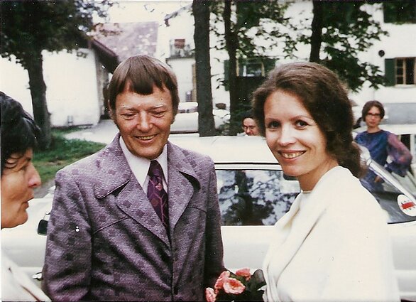 Antano Mončio ir Margrit von Haller vestuvės 1974 m. (kairėje – Marlene von Haller)
