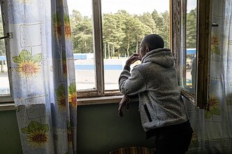 Kamerūnietis Pete teigia, kad kirtęs Lietuvos sieną pėsčiomis priėjo iki Kauno ir ten išsikvietė policijos pareigūnus Kamerūnietis Pete teigia, kad kirtęs Lietuvos sieną pėsčiomis priėjo iki Kauno ir ten išsikvietė policijos pareigūnus
