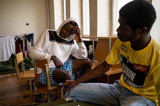 „Kas su mums bus?“, – dažniausia žurnalistams užduodamas migrantų klausimas. „Kas su mums bus?“, – dažniausia žurnalistams užduodamas migrantų klausimas.