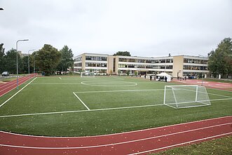 Antakalnio progimnazijos atnaujintas stadionas Antakalnio progimnazijos atnaujintas stadionas