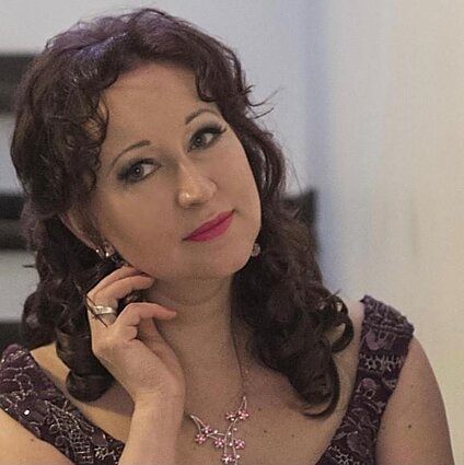 Santara. Laida rusų kalba. 20 metų LNOBT scenoje: pokalbis su dainininke Julija Stupnianek-Kalėdiene