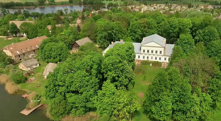 Nors yra besibaiminančių, kad čia vaidenasi, gaivinamas Salų dvaras: rengiami kultūriniai renginiai