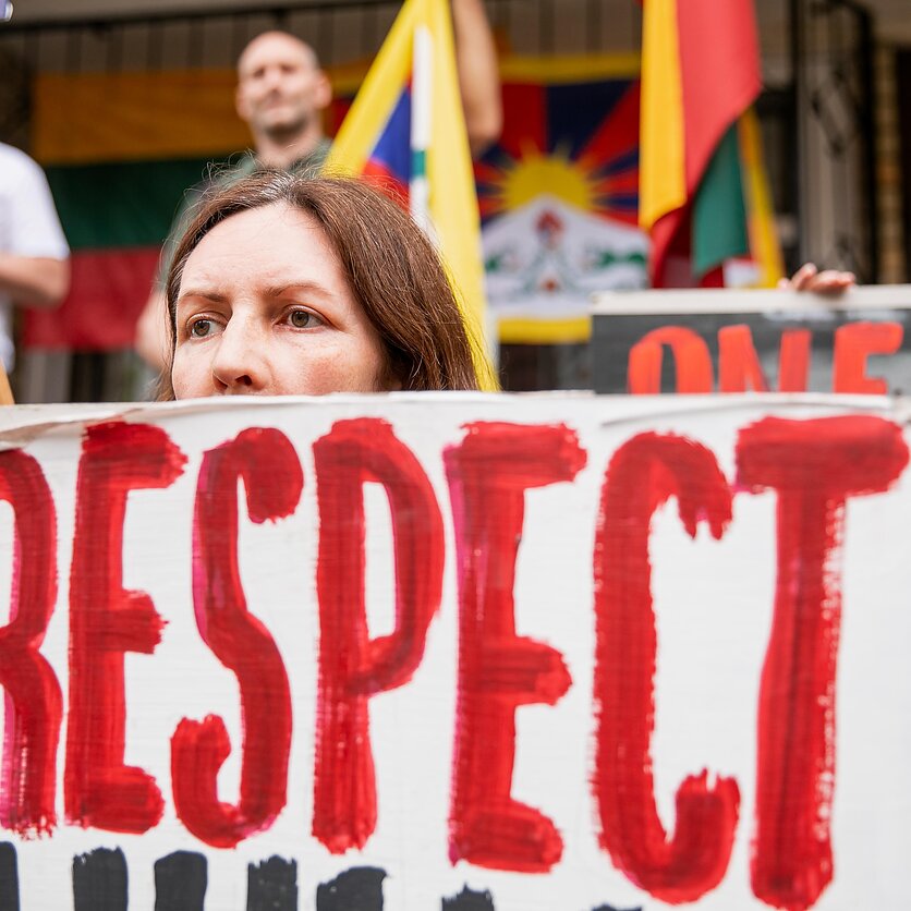 D. Umbraso  / LRT nuotr., Piketas prie Kinijos ambasados Vilniuje, kuriame raginima atkreipti dėmesį į Tibetą, Sindziangą, Honkongą