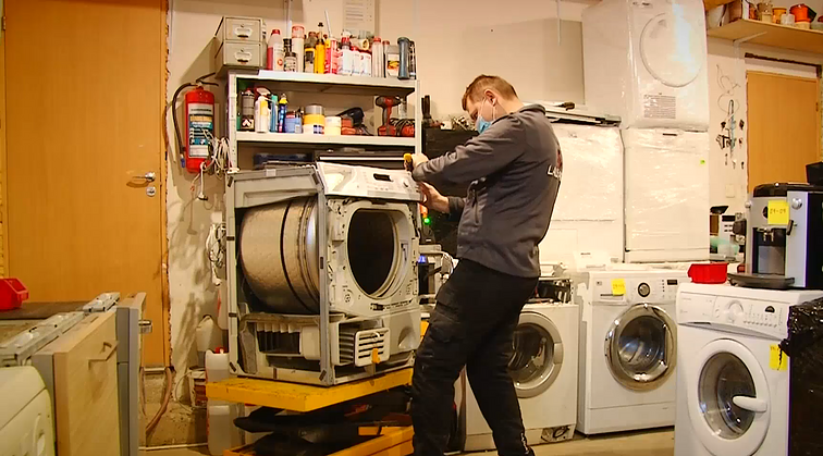 Meistras apie elektroninės technikos gamintojų gudravimus: kartais gedimai yra net programuojami