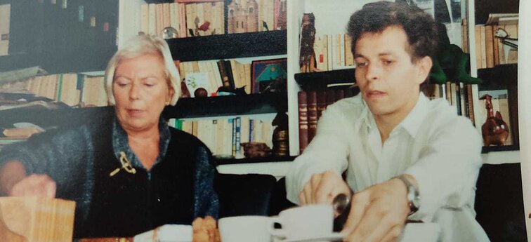 Ugnė Karvelis, Henrikas Gulbinas