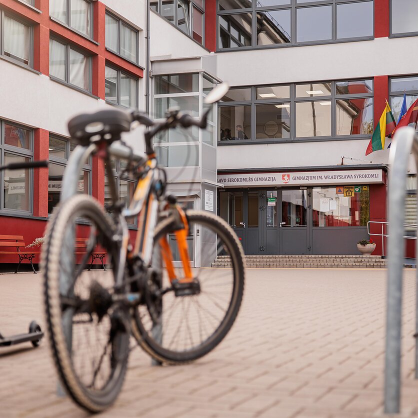 E. Blažio / LRT nuotr., Vilniaus Vladislavo Sirokomlės gimnazijai 70-metų