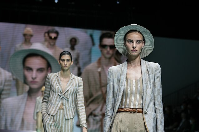 „Emporio Armani“ kolekcija Milano mados savaitėje „Emporio Armani“ kolekcija Milano mados savaitėje