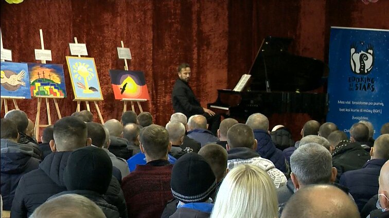 Šopeno noktiurnai, atliekami pianisto Dariaus Mažinto, skambėjo Lietuvos įkalinimo įstaigose