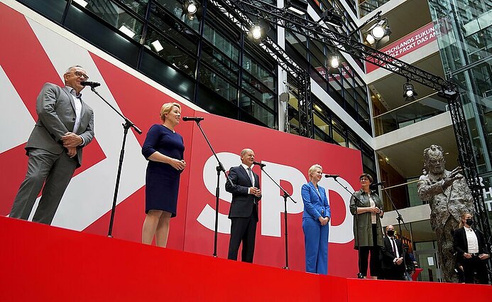 „Kanclerio trileris“ po rinkimų Vokietijoje: iniciatyvos nuspręsti šalies politinę ateitį imasi žalieji ir liberalai