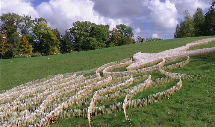 Vilniaus universiteto botanikos sode ne tik gamta, bet ir meno poroda
